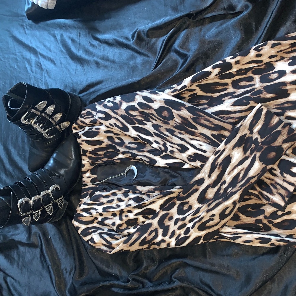 Cheetah Print crew neck Blazer